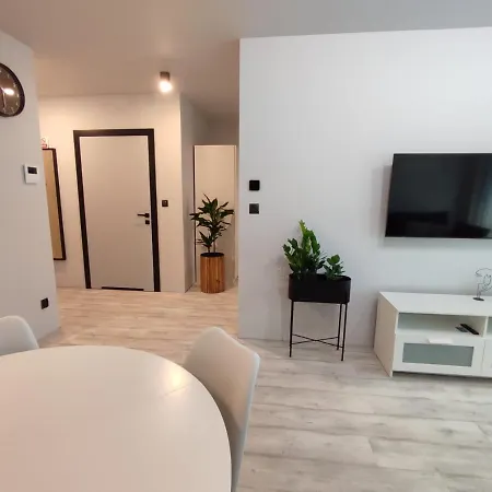 Neptun 5 1 9 1 0 2 1 3 0 Apartmán